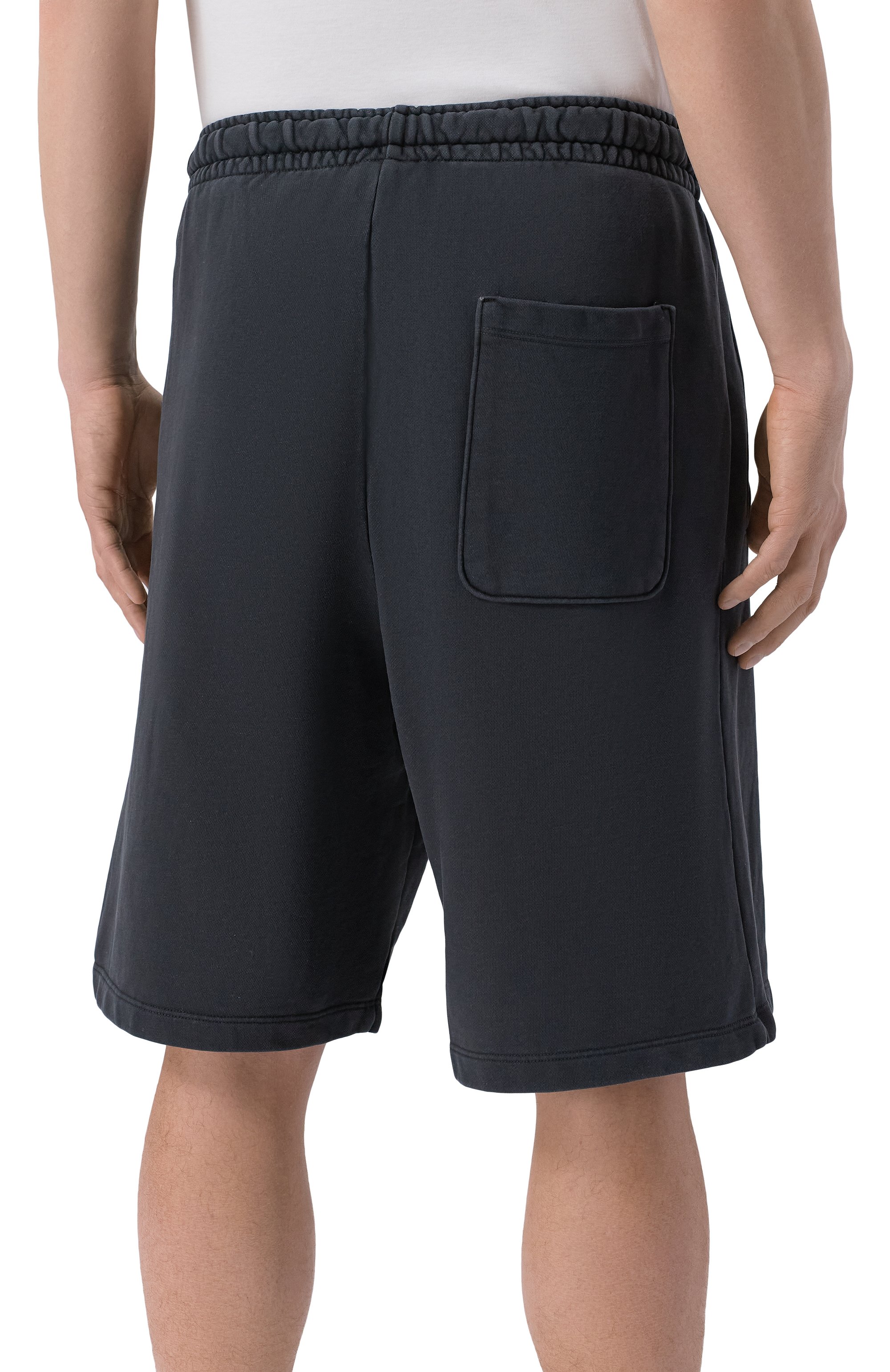 Хлопковые шорты COMME DES FUCKDOWN темно-серого цвета по цене 13500 руб., арт. CFABM01922, фото 4 Хлопковые шорты COMME DES FUCKDOWN, арт. CFABM01922, фото 4