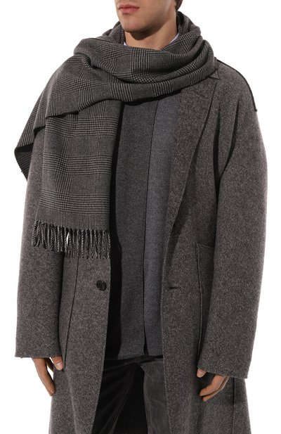 Шарф TOM FORD темно-серого цвета по цене 54250 руб., арт. 4TF138/2NBA, фото 2 Шарф TOM FORD, арт. 4TF138/2NBA, фото 2
