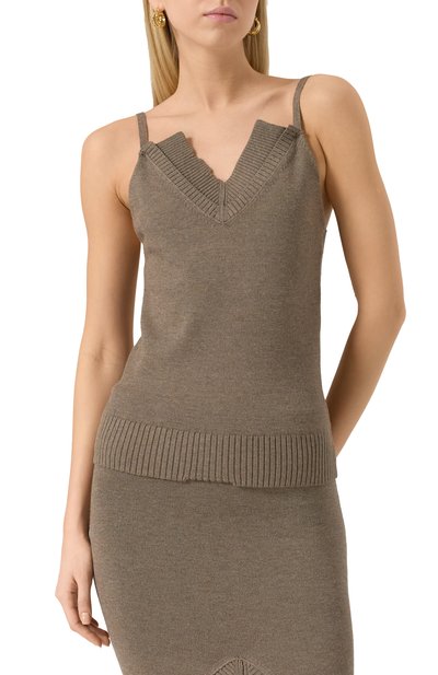 Топ из вискозы YUZEFI светло-коричневого цвета по цене 31950 руб., арт. YUZRS25-RW-KN27-44, фото 3 Топ из вискозы YUZEFI, арт. YUZRS25-RW-KN27-44, фото 3