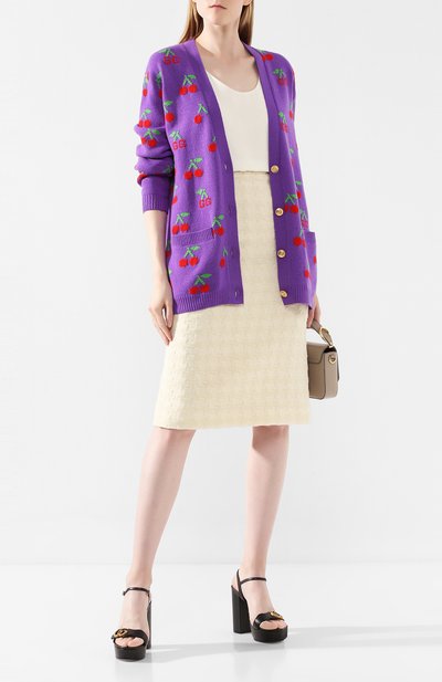 Шерстяной кардиган GUCCI фиолетового цвета по цене 285120 руб., арт. 579932/XKAWB, фото 2 Шерстяной кардиган GUCCI, арт. 579932/XKAWB, фото 2