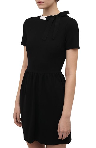 Платье из вискозы REDVALENTINO черного цвета по цене 48400 руб., арт. XR3MJ08X/6DP, фото 3 Платье из вискозы REDVALENTINO, арт. XR3MJ08X/6DP, фото 3