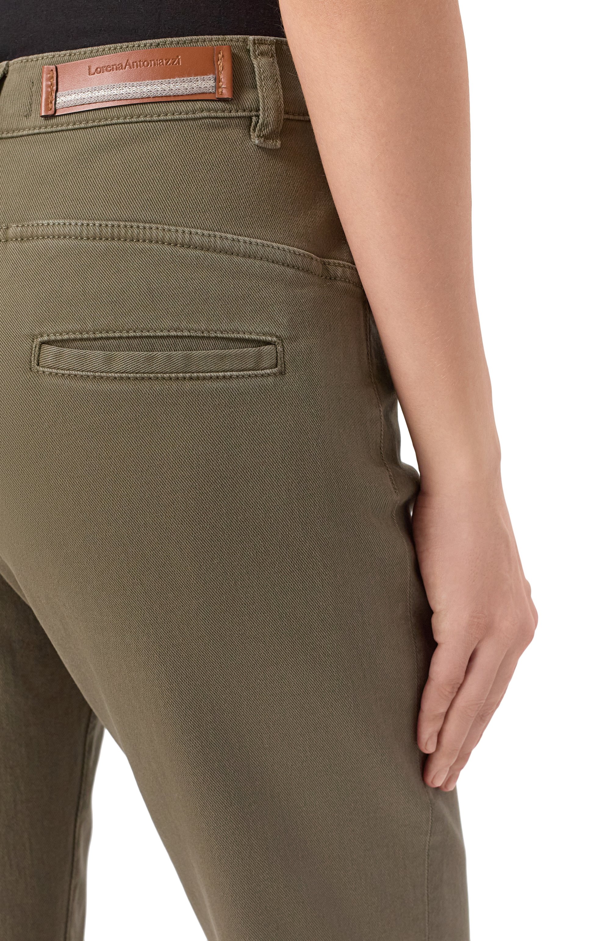 Джинсы LORENA ANTONIAZZI хаки цвета по цене 57550 руб., арт. PA19E/4049, фото 5 Джинсы LORENA ANTONIAZZI, арт. PA19E/4049, фото 5