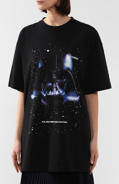 Хлопковая футболка star wars x vetements VETEMENTS черного цвета по цене 45800 руб., арт. USW21TS008 1600/W, фото 3 Хлопковая футболка star wars x vetements VETEMENTS, арт. USW21TS008 1600/W, фото 3