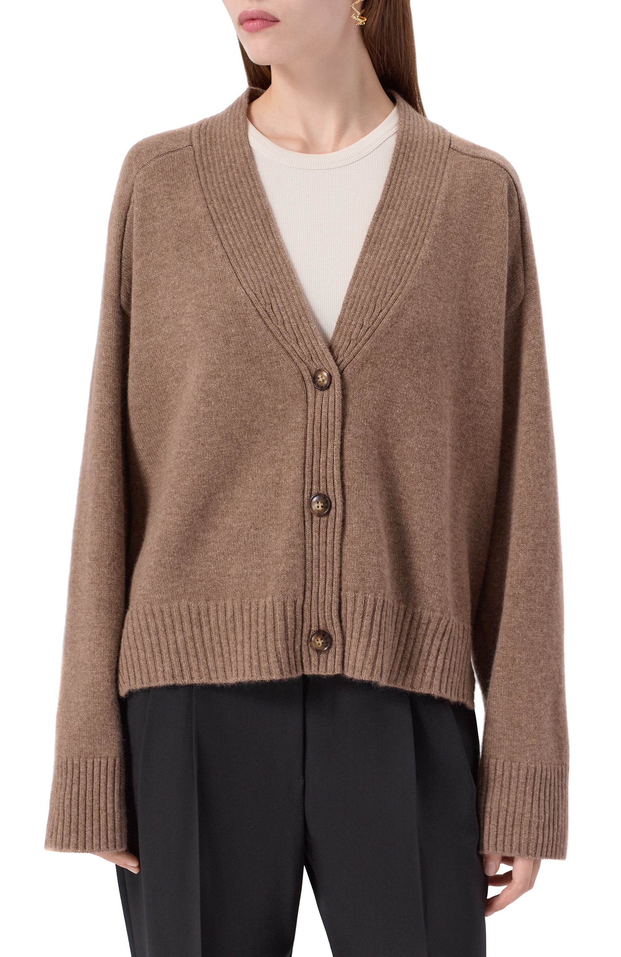 Кашемировый кардиган LOULOU DE SAISON бежевого цвета по цене 69900 руб., арт. KAIA LDS, фото 3 Кашемировый кардиган LOULOU DE SAISON, арт. KAIA LDS, фото 3