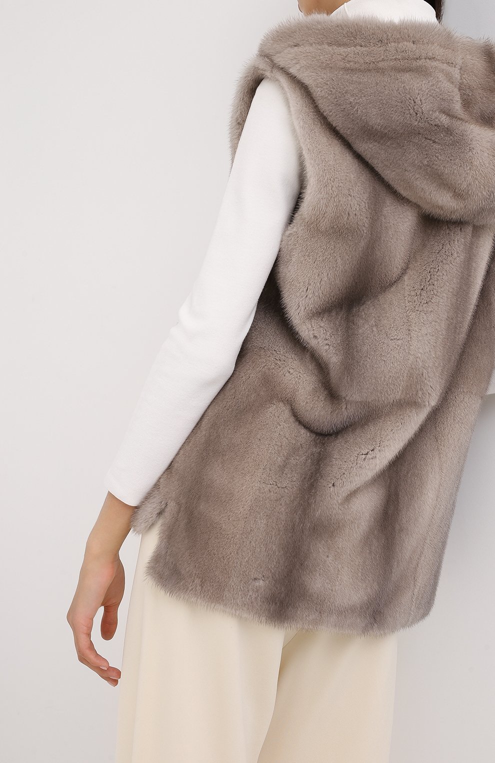 Жилет из меха норки LORO PIANA серого цвета по цене 1865000 руб., арт. FAI2580, фото 4 Жилет из меха норки LORO PIANA, арт. FAI2580, фото 4