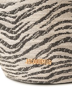 Женская сумка the bambola JACQUEMUS черно-белого цвета, арт. 24H243BA382/3217 | Фото 3 (Материал: Текстиль; Материал сплава: Проставлено; Драгоценные камни: Проставлено; Размер: large)