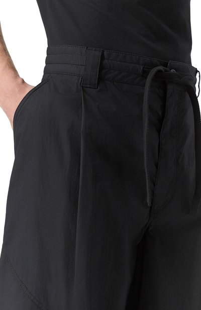 Хлопковые брюки-карго DOLCE & GABBANA черного цвета по цене 161000 руб., арт. GP1C1T/FUFN9, фото 5 Хлопковые брюки-карго DOLCE & GABBANA, арт. GP1C1T/FUFN9, фото 5