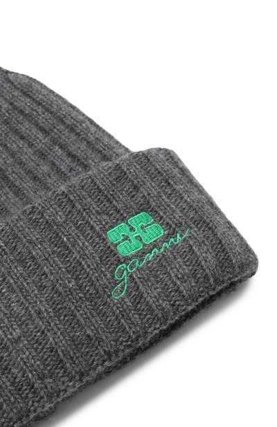 Шапка из шерсти и вискозы GANNI темно-серого цвета по цене 16450 руб., арт. A6928, фото 3 Шапка из шерсти и вискозы GANNI, арт. A6928, фото 3