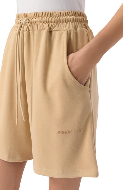 Шорты HINNOMINATE бежевого цвета по цене 12650 руб., арт. HMABW01459, фото 5 Шорты HINNOMINATE, арт. HMABW01459, фото 5