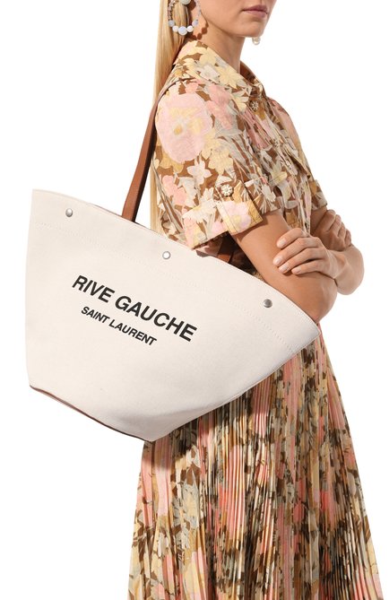 Женская сумка-тоут rive gauche SAINT LAURENT бежевого цвета, арт. 735728FABJN | Фото 2 (Материал: Текстиль, Натуральная кожа; Драгоценные камни: Проставлено; Материал сплава: Проставлено; Размер: medium)