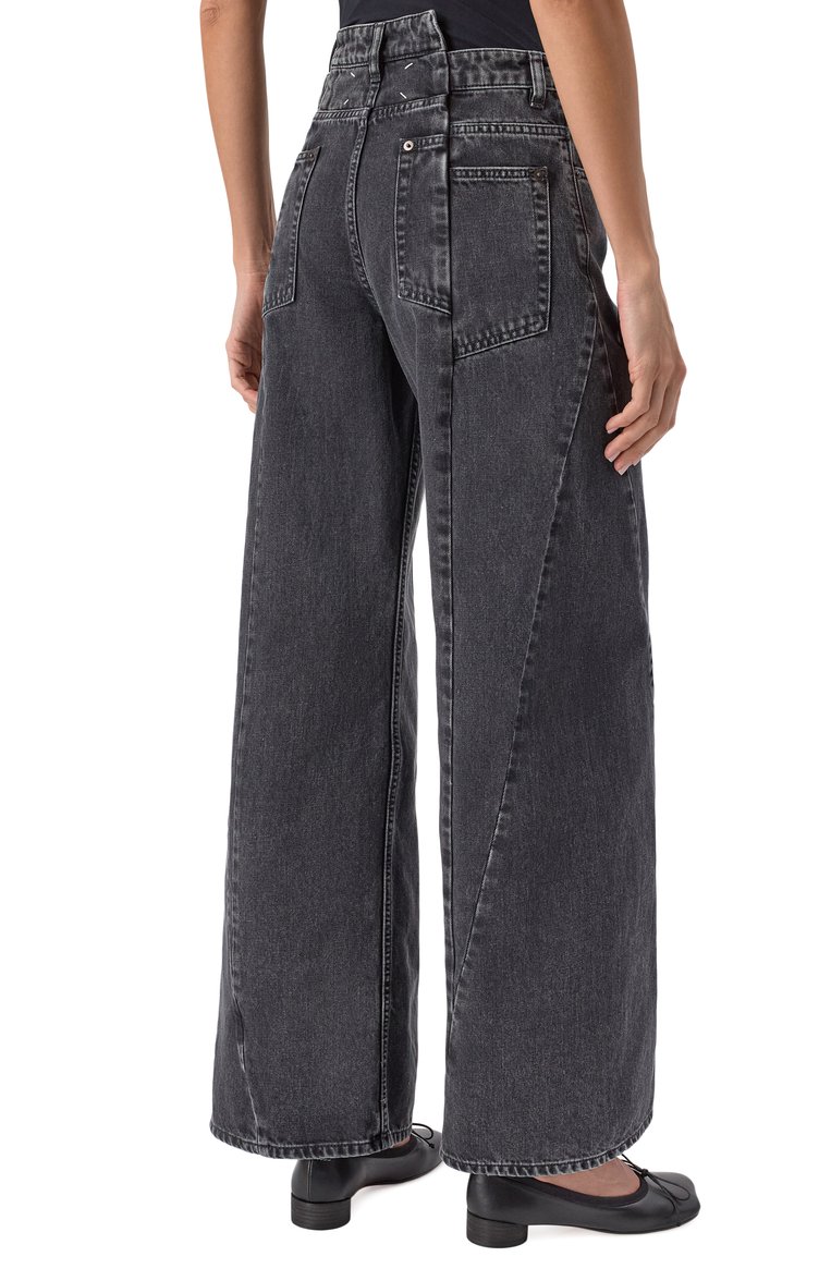 Женские джинсы MAISON MARGIELA черного цвета, арт. S51LA0133/S30496 | Фото 4 (Длина (брюки, джинсы): Стандартные; Материал внешний: Хлопок, Деним; Силуэт Ж (брюки и джинсы): Широкие; Кросс-КТ: Деним; Стили: Кэжуэл; Автоматизация ТО: Проставлено; Автоматизация состава: Проставлено)