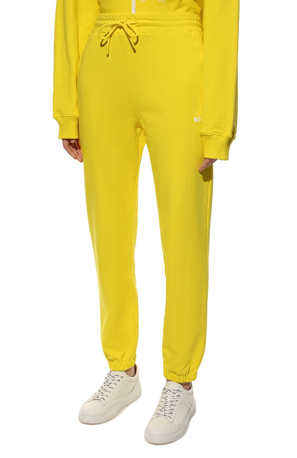Хлопковые джоггеры MSGM желтого цвета по цене 24550 руб., арт. 3241MDP500 227299, фото 3 Хлопковые джоггеры MSGM, арт. 3241MDP500 227299, фото 3