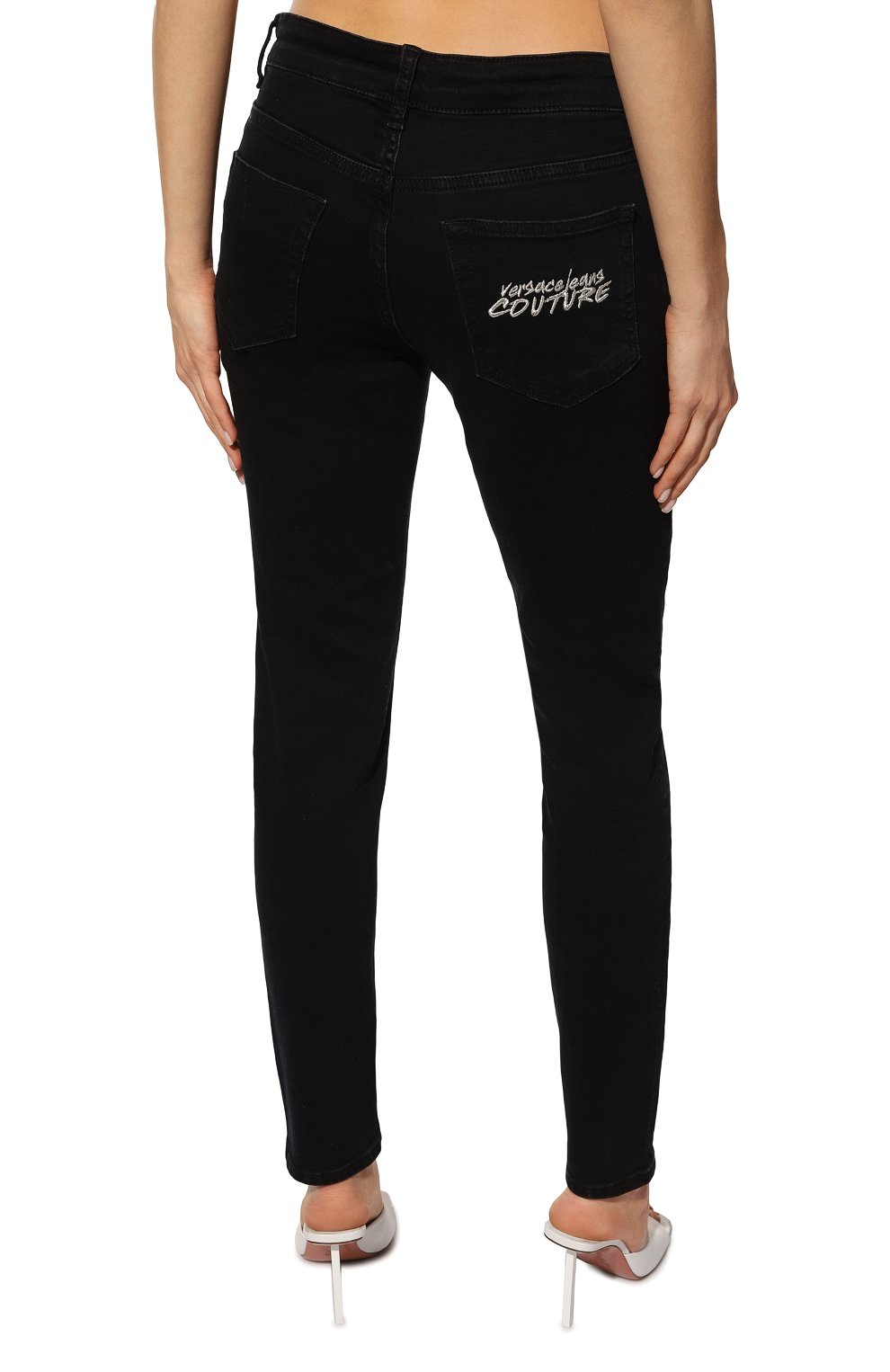 Джинсы VERSACE JEANS COUTURE черного цвета по цене 26500 руб., арт. 73HAB5K3-73DP500 C SKINNY CRYSTAL RIC VJC C D/CDW0, фото 4 Джинсы VERSACE JEANS COUTURE, арт. 73HAB5K3-73DP500 C SKINNY CRYSTAL RIC VJC C D/CDW0, фото 4