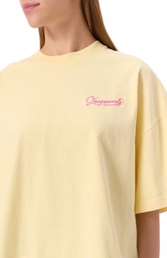 Женская хлопковая футболка JACQUEMUS желтого цвета, арт. 25E251JS216 | Фото 5 (Длина (для топов): Стандартные; Материал внешний: Хлопок; Стили: Кэжуэл; Женское Кросс-КТ: Футболка-одежда; Рукава: Короткие; Принт: С принтом)