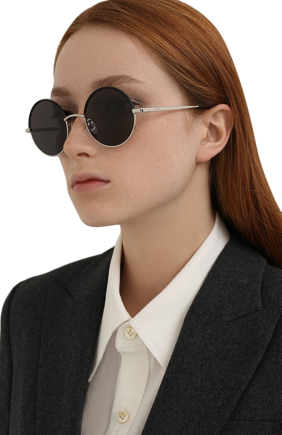 Солнцезащитные очки LOEWE черного цвета по цене 36900 руб., арт. LW40056U, фото 2 Солнцезащитные очки LOEWE, арт. LW40056U, фото 2