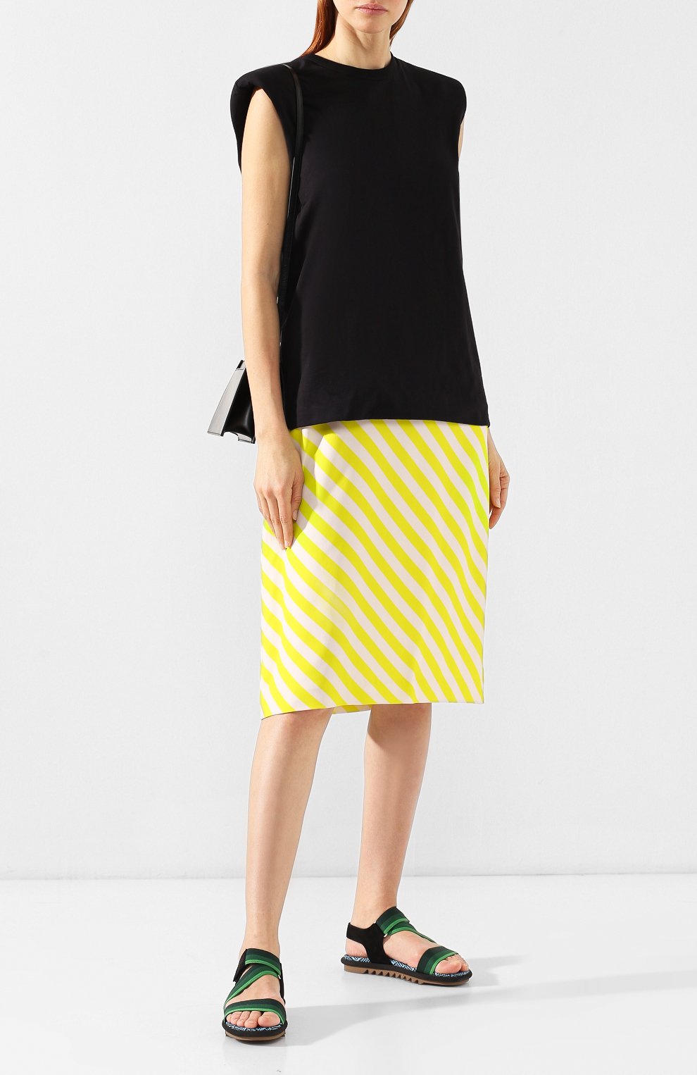 Платье из вискозы DRIES VAN NOTEN разноцветного цвета по цене 96550 руб., арт. 191-31066-7097, фото 2 Платье из вискозы DRIES VAN NOTEN, арт. 191-31066-7097, фото 2