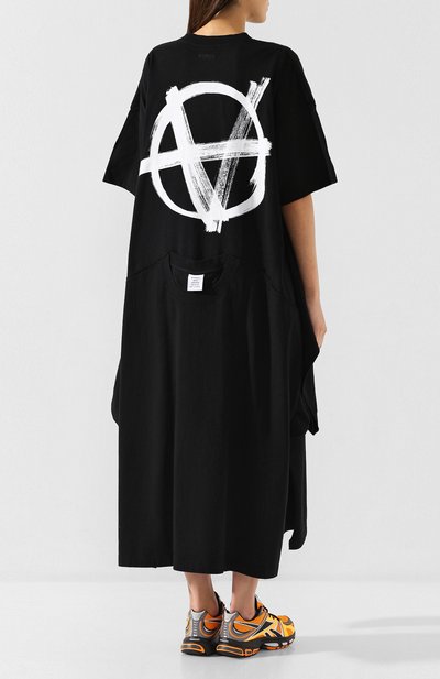 Хлопковое платье VETEMENTS черного цвета по цене 76350 руб., арт. UAH20TR922/W, фото 4 Хлопковое платье VETEMENTS, арт. UAH20TR922/W, фото 4