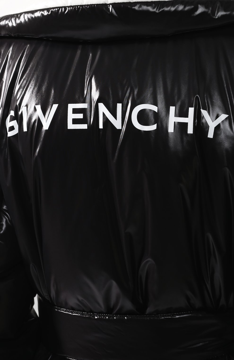 Двустороннее пальто GIVENCHY черно-белого цвета по цене 185500 руб., арт. BW005W101L, фото 5 Двустороннее пальто GIVENCHY, арт. BW005W101L, фото 5