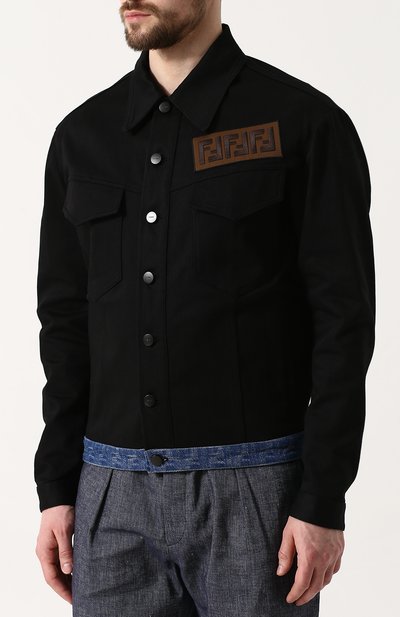 Джинсовая куртка с нашивкой FENDI черного цвета по цене 106900 руб., арт. FW0918 A1MT, фото 3 Джинсовая куртка с нашивкой FENDI, арт. FW0918 A1MT, фото 3