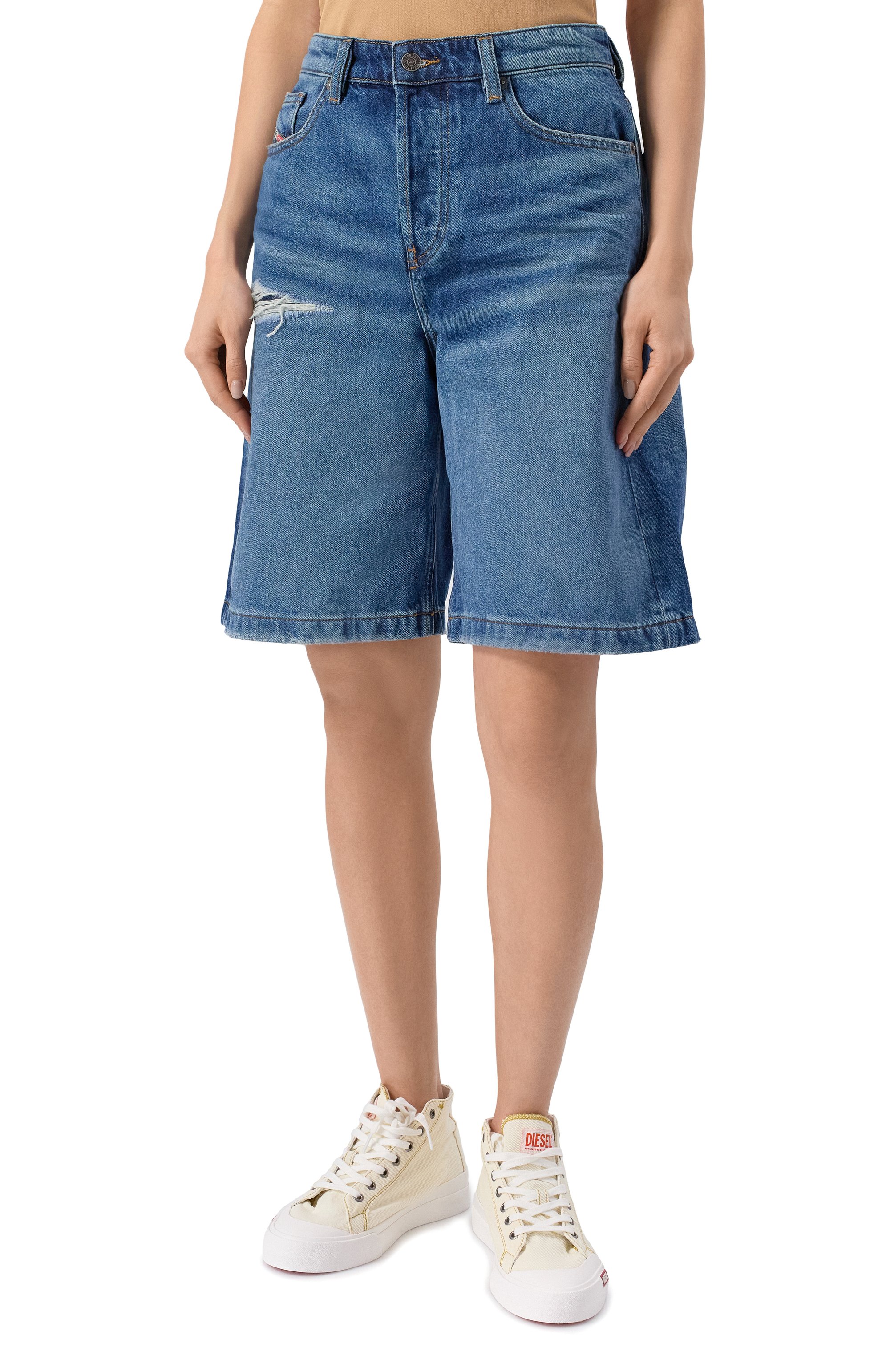 Джинсовые шорты DIESEL синего цвета по цене 21150 руб., арт. A14051/0GRDY, фото 3 Джинсовые шорты DIESEL, арт. A14051/0GRDY, фото 3