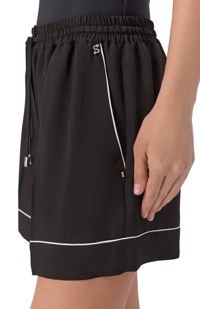 Шорты из вискозы SPORTMAX черного цвета по цене 35600 руб., арт. SPXCRESP0, фото 5 Шорты из вискозы SPORTMAX, арт. SPXCRESP0, фото 5