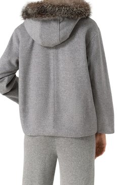 Женская шерстяная куртка MVST серого цвета, арт. 2309L65M-552 | Фото 4 (Материал внешний: Шерсть; Длина (верхняя одежда): Короткие; Материал подклада: Синтетический материал; Драгоценные камни: Проставлено; Рукава: Длинные; Материал сплава: Проставлено; Кросс-КТ: Куртка, Утепленные; Стили: Кэжуэл)