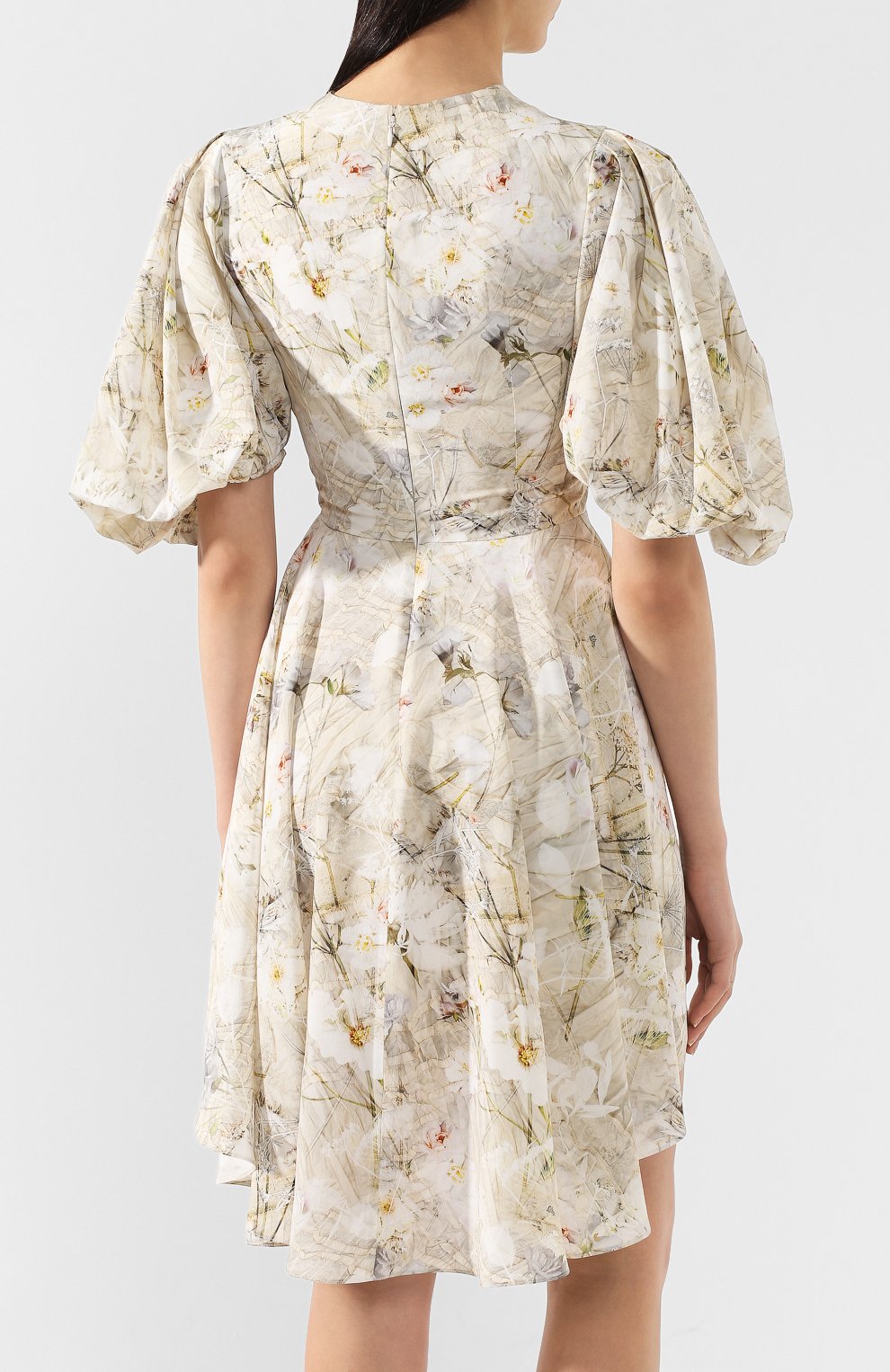Шелковое платье ALEXANDER MCQUEEN белого цвета по цене 215000 руб., арт. 570434/QMD09, фото 4 Шелковое платье ALEXANDER MCQUEEN, арт. 570434/QMD09, фото 4