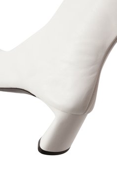Женские кожаные ботильоны duty free 60 BALENCIAGA белого цвета, арт. 804517/WBCW0 | Фото 7 (Материал внутренний: Натуральная кожа; Драгоценные камни: Проставлено; Каблук высота: Средний; Материал сплава: Проставлено; Подошва: Плоская; Материал внешний: Натуральная кожа; Каблук тип: Устойчивый; Материал утеплителя: Без утеплителя)