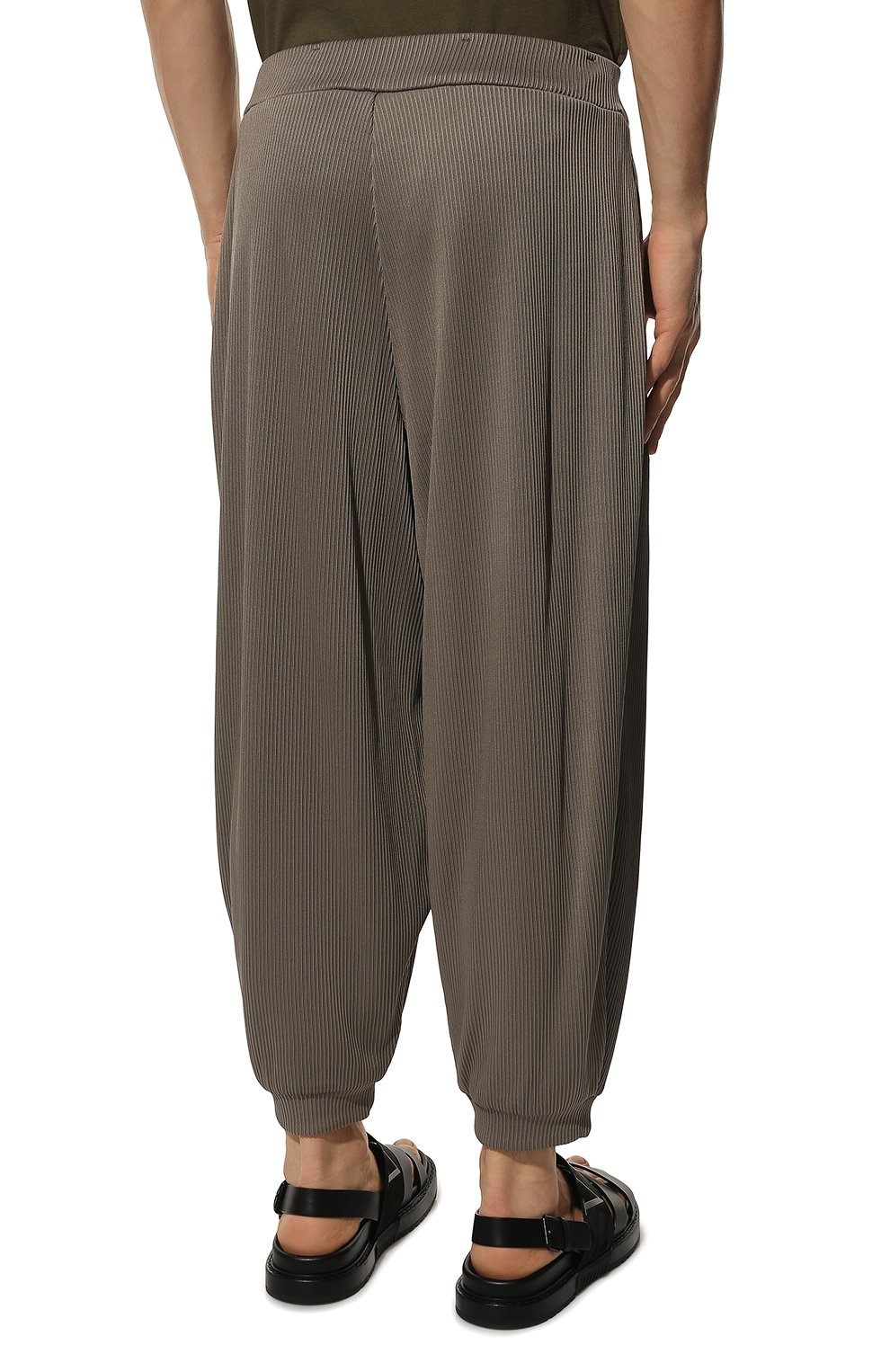 Джоггеры KAZUYUKI KUMAGAI серого цвета по цене 45800 руб., арт. AP21-007, фото 4 Джоггеры KAZUYUKI KUMAGAI, арт. AP21-007, фото 4