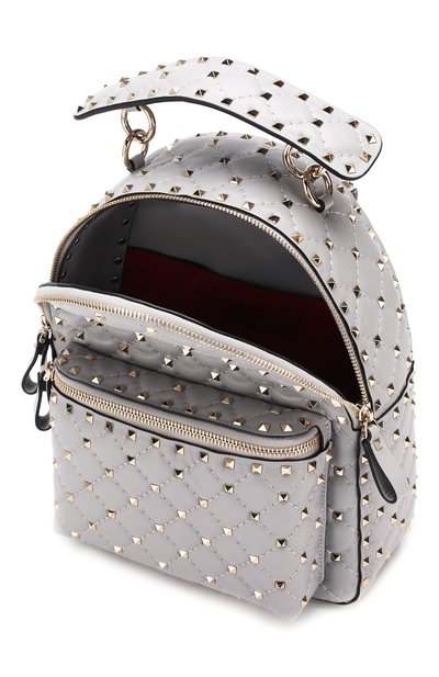 Рюкзак rockstud spike small VALENTINO светло-серого цвета по цене 266500 руб., арт. SW2B0C48/NAP, фото 4 Рюкзак rockstud spike small VALENTINO, арт. SW2B0C48/NAP, фото 4