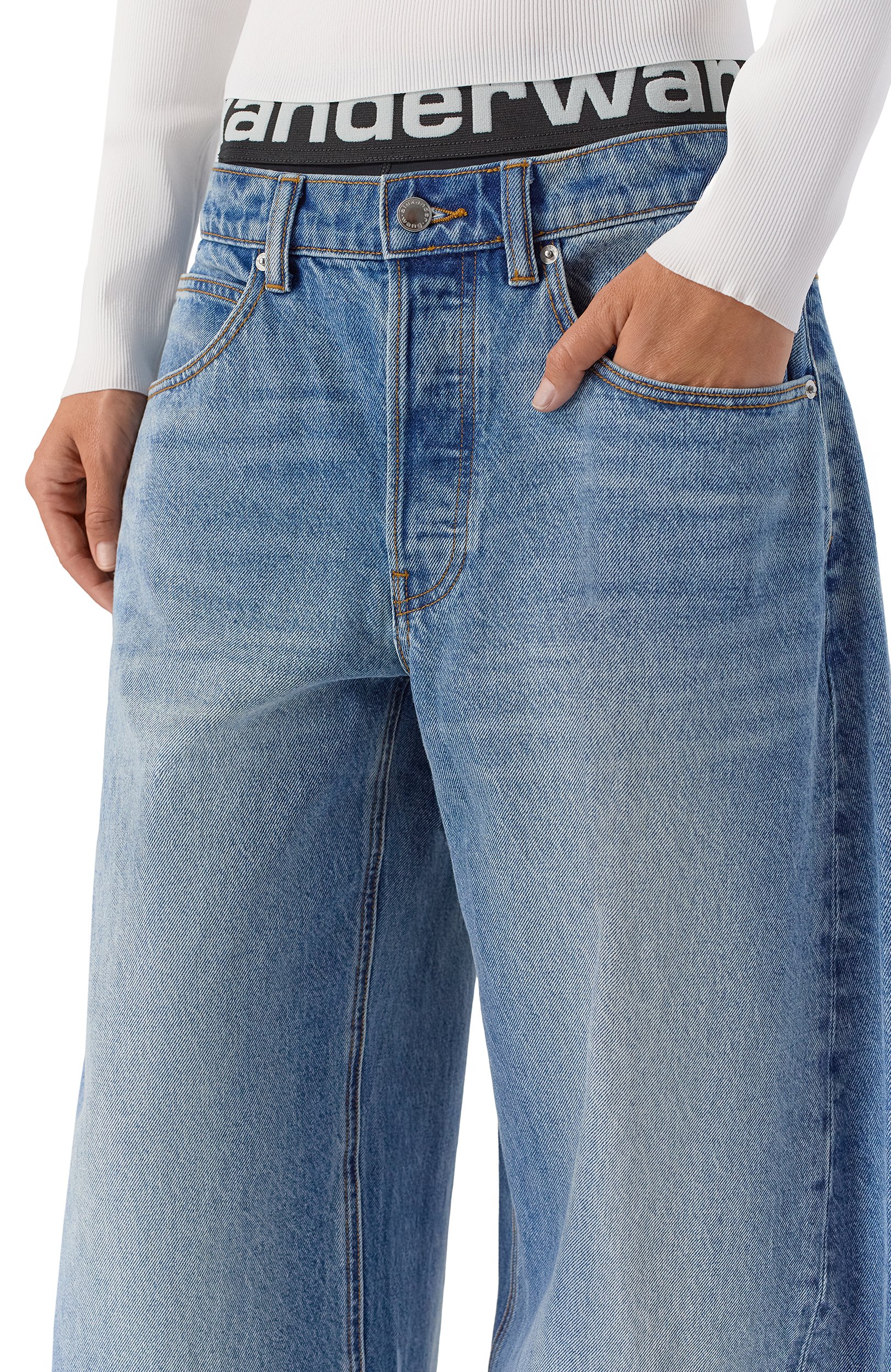 Джинсы ALEXANDER WANG голубого цвета по цене 89950 руб., арт. 4DC3264300, фото 5 Джинсы ALEXANDER WANG, арт. 4DC3264300, фото 5