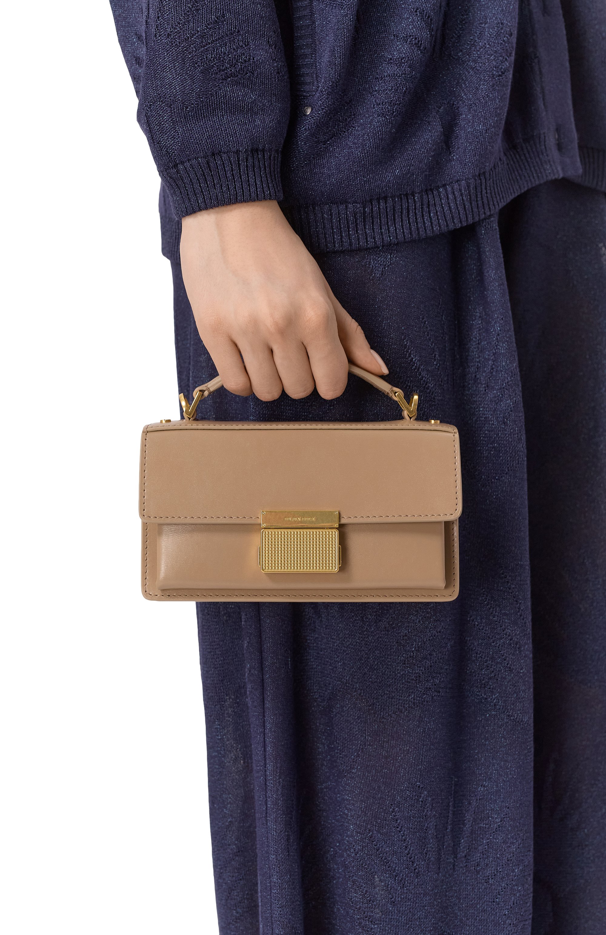 Сумка venezia small GOLDEN GOOSE DELUXE BRAND бежевого цвета по цене 87550 руб., арт. GWA00468.A000565, фото 2 Сумка venezia small GOLDEN GOOSE DELUXE BRAND, арт. GWA00468.A000565, фото 2