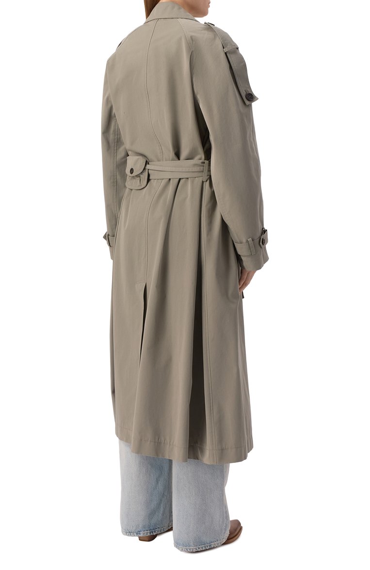 Женский хлопковый тренч LOW CLASSIC хаки цвета, арт. LW251TC01KH | Фото 4 (Рукава: Длинные; Длина (верхняя одежда): Длинные; Материал внешний: Хлопок; Стили: Кэжуэл; Кросс-КТ: Куртка)