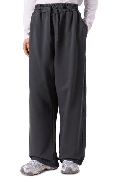 Хлопковые брюки ROADLESS темно-серого цвета по цене 34900 руб., арт. RSS-J2, фото 3 Хлопковые брюки ROADLESS, арт. RSS-J2, фото 3