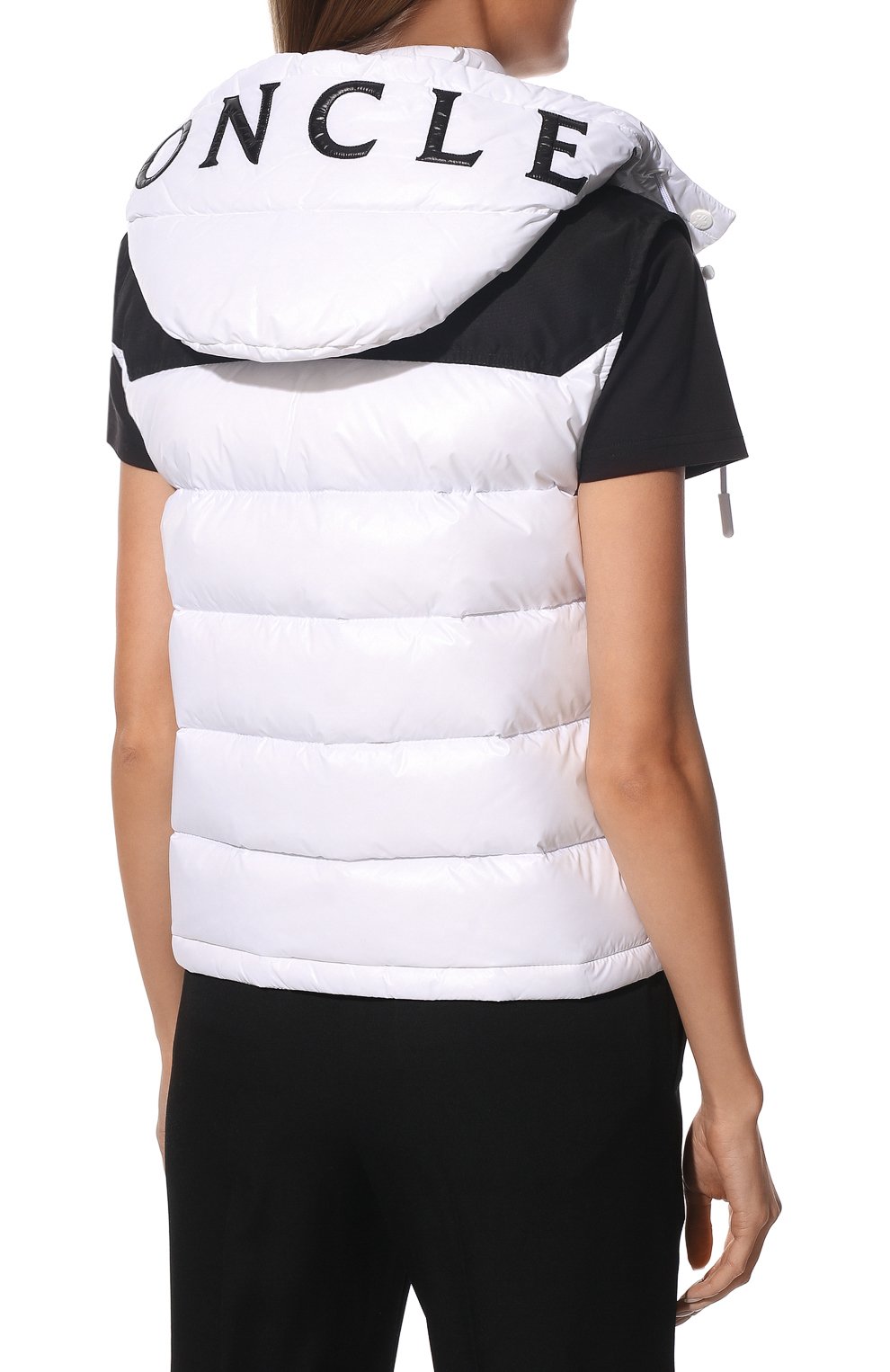 Пуховый жилет ciboure MONCLER белого цвета по цене 139500 руб., арт. H1-093-1A001-01-53A0E, фото 4 Пуховый жилет ciboure MONCLER, арт. H1-093-1A001-01-53A0E, фото 4