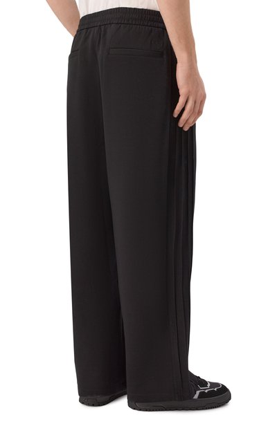 Хлопковые брюки EMPORIO ARMANI черного цвета по цене 31600 руб., арт. EM006854/AF10013, фото 4 Хлопковые брюки EMPORIO ARMANI, арт. EM006854/AF10013, фото 4