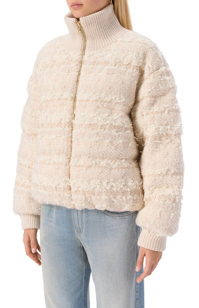 Пуховик AND THE BRAND бежевого цвета по цене 146440 руб., арт. W26-C003-1002-102, фото 3 Пуховик AND THE BRAND, арт. W26-C003-1002-102, фото 3