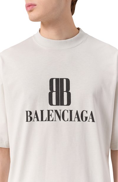 Хлопковая футболка BALENCIAGA белого цвета по цене 77950 руб., арт. 764235/TSVU4, фото 5 Хлопковая футболка BALENCIAGA, арт. 764235/TSVU4, фото 5