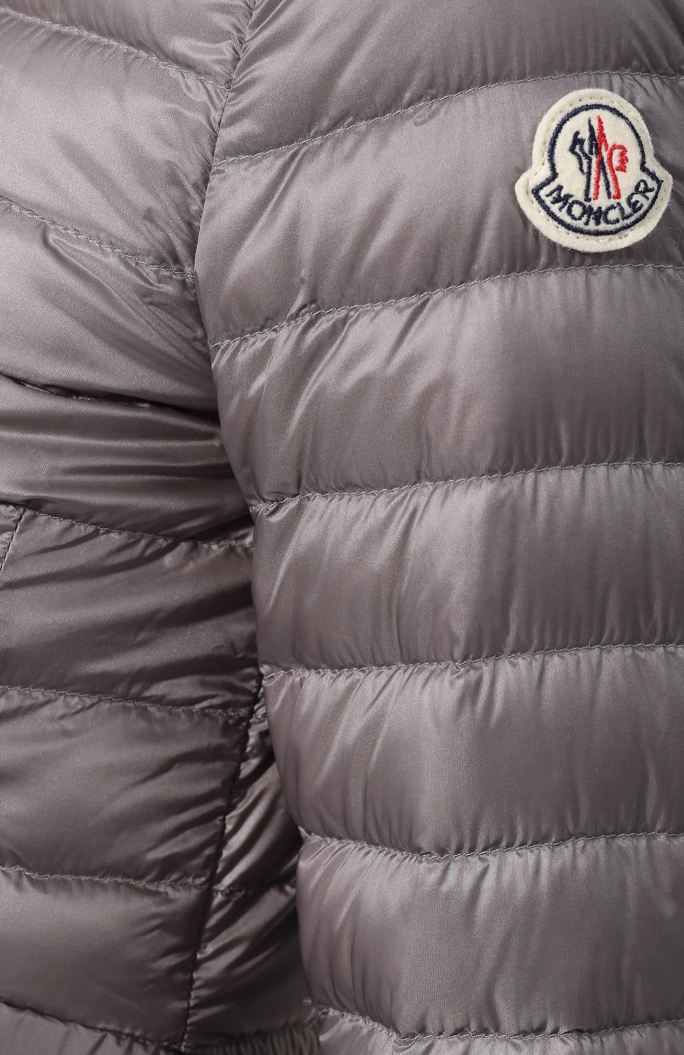 Пуховик с капюшоном MONCLER серого цвета по цене 107500 руб., арт. E1-093-49312-99-53048, фото 5 Пуховик с капюшоном MONCLER, арт. E1-093-49312-99-53048, фото 5