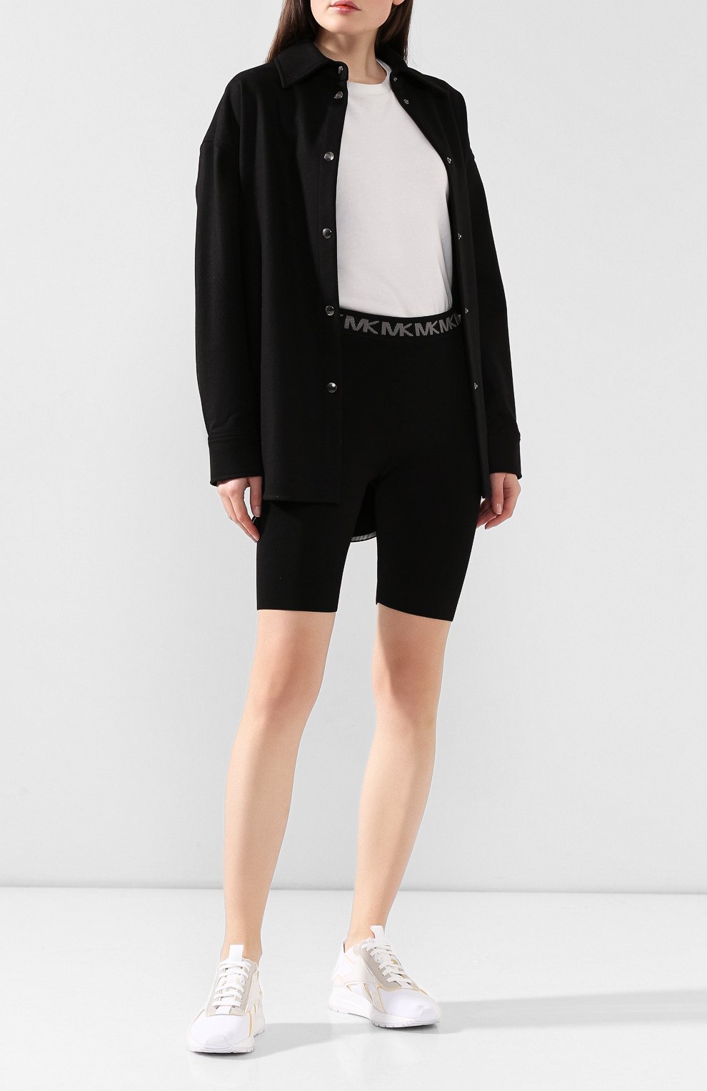 Шорты из вискозы MICHAEL MICHAEL KORS черного цвета по цене 7725 руб., арт. MF93H755ZW, фото 2 Шорты из вискозы MICHAEL MICHAEL KORS, арт. MF93H755ZW, фото 2
