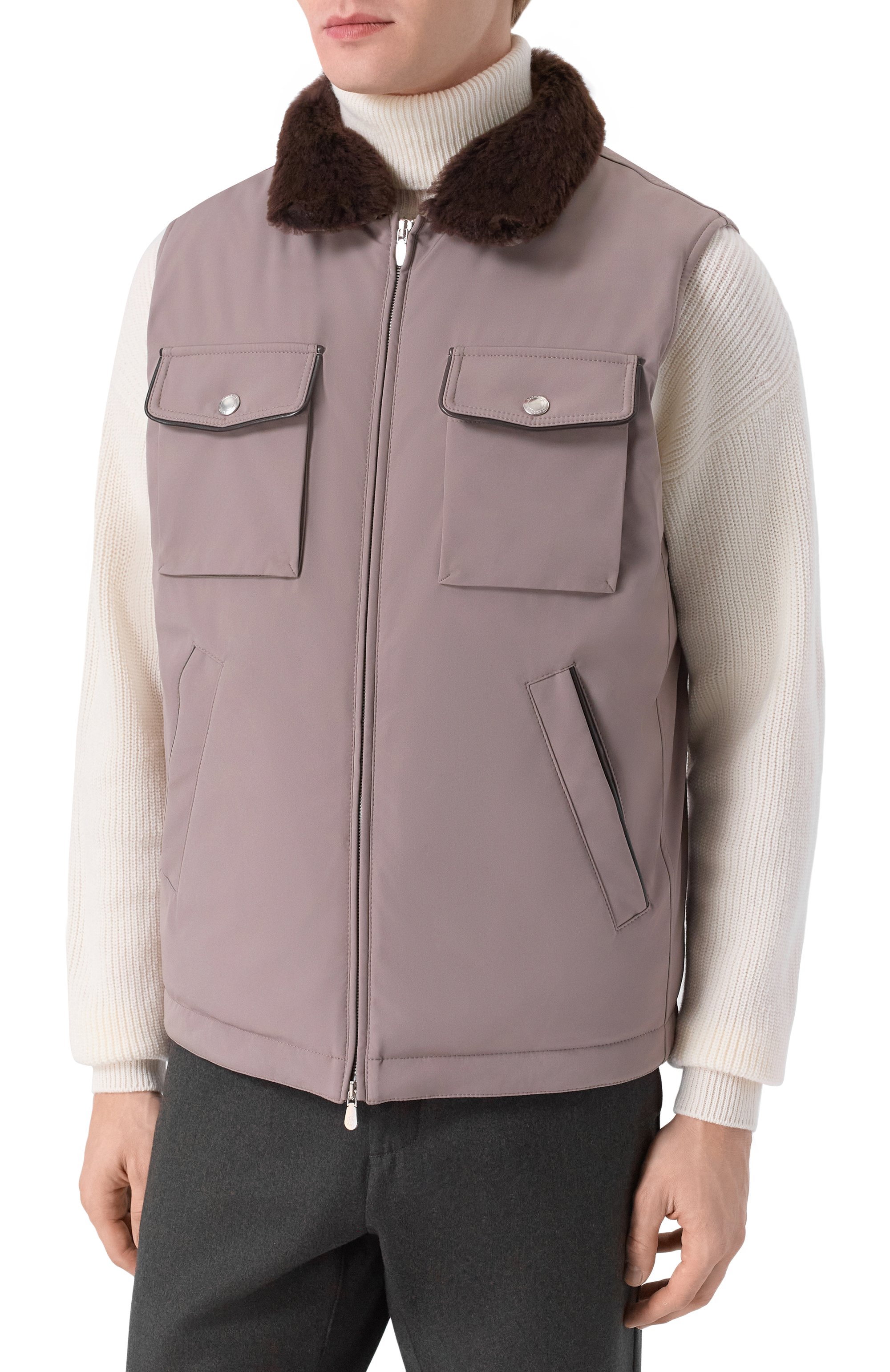 Пуховый жилет с отделкой из овчины BRUNELLO CUCINELLI бежевого цвета по цене 519500 руб., арт. MV4061646, фото 3 Пуховый жилет с отделкой из овчины BRUNELLO CUCINELLI, арт. MV4061646, фото 3