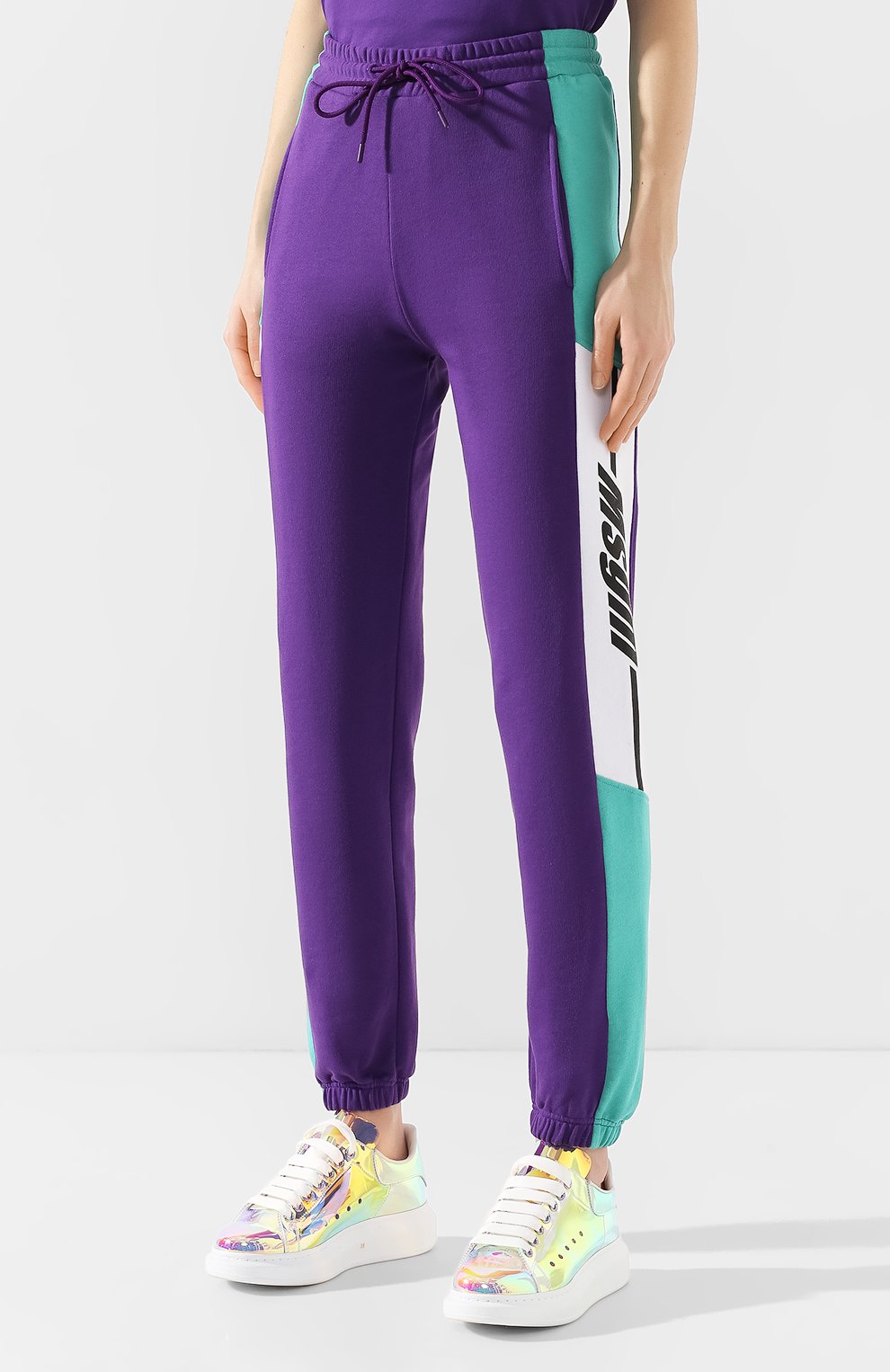 Хлопковые джоггеры MSGM фиолетового цвета по цене 26200 руб., арт. 2841MDP65 207299, фото 3 Хлопковые джоггеры MSGM, арт. 2841MDP65 207299, фото 3