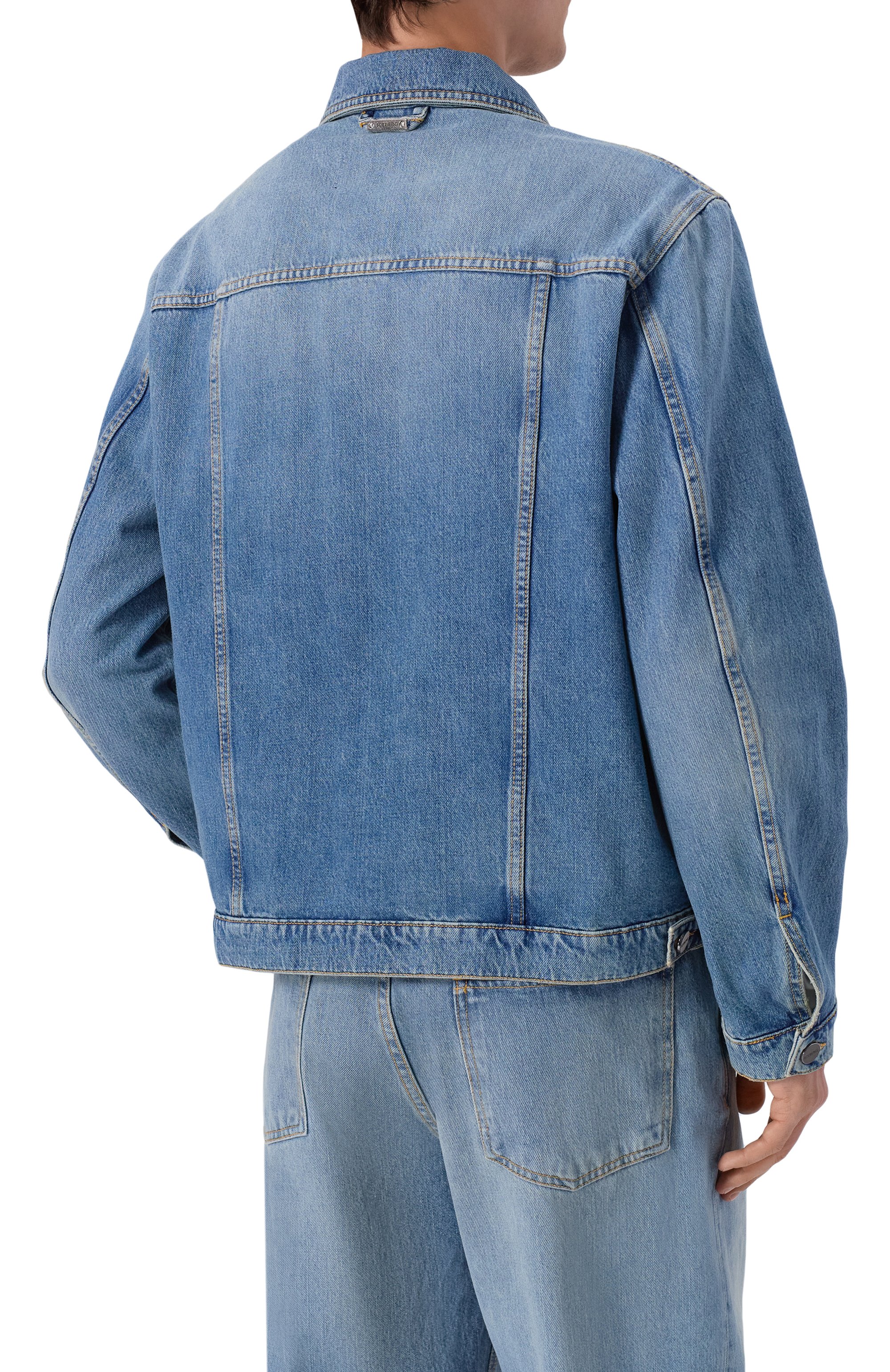 Джинсовая куртка ICEBERG синего цвета по цене 47050 руб., арт. 0050/0273, фото 4 Джинсовая куртка ICEBERG, арт. 0050/0273, фото 4