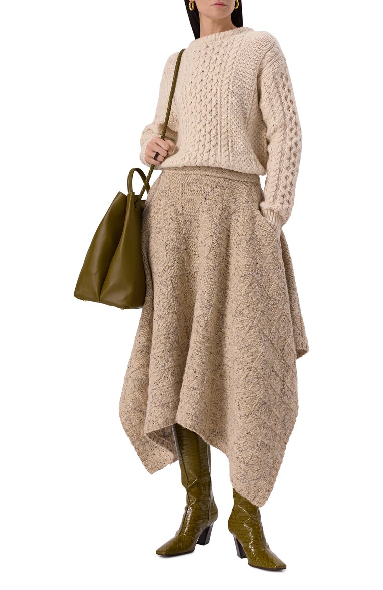 Женские кожаные сапоги lewis BOTTEGA VENETA хаки цвета, арт. 806735 V4PB0 | Фото 2 (Высота голенища: Средние; Подошва: Плоская; Каблук высота: Высокий; Драгоценные камни: Проставлено; Материал сплава: Проставлено; Материал внешний: Натуральная кожа; Каблук тип: Фигурный; Материал утеплителя: Без утеплителя)