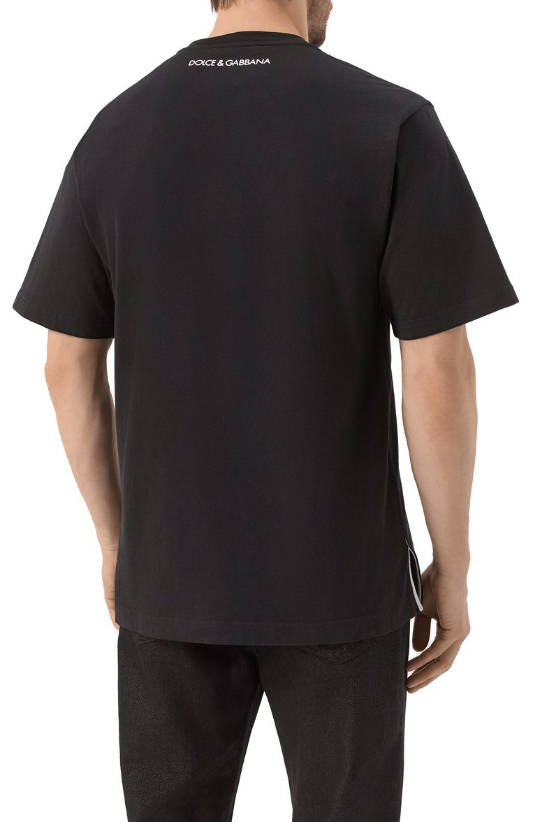 Мужская хлопковая футболка DOLCE & GABBANA черного цвета, арт. G8RZ2T/G705V | Фото 4 (Длина (для топов): Удлиненные; Материал внешний: Хлопок; Рукава: Короткие; Принт: С принтом; Стили: Кэжуэл; Мужское Кросс-КТ: Футболка-одежда; Размерность: Идёт в размер; Автоматизация ТО: Проставлено; Автоматизация состава: Проставлено; Детали: Без декора)