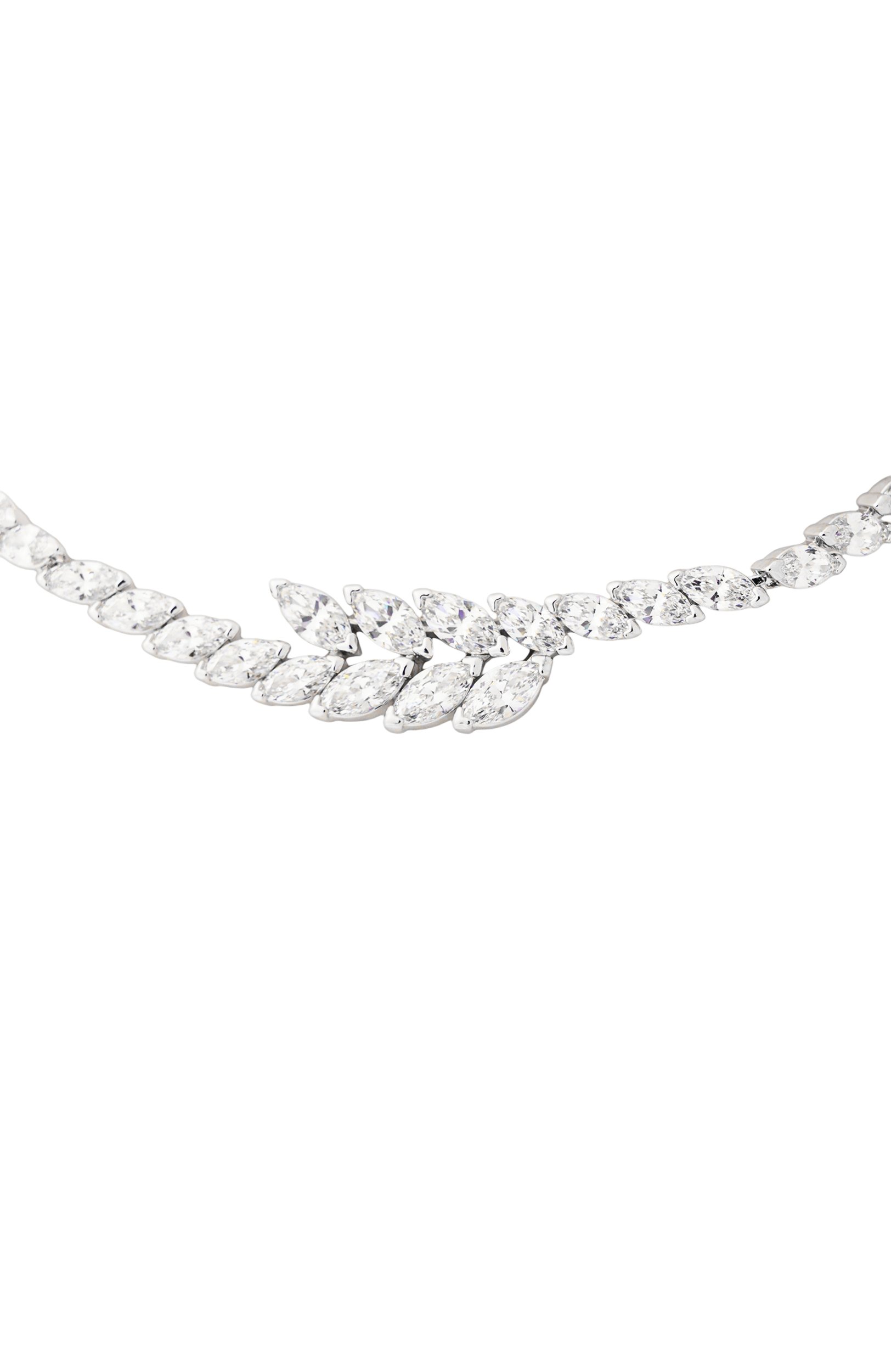 Колье mesmera SWAROVSKI серебряного цвета по цене 46200 руб., арт. 5748004, фото 3 Колье mesmera SWAROVSKI, арт. 5748004, фото 3