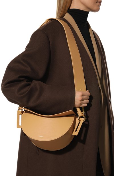 Сумка dip YUZEFI бежевого цвета по цене 79500 руб., арт. YUZAW22-HB-DI-26, фото 2 Сумка dip YUZEFI, арт. YUZAW22-HB-DI-26, фото 2