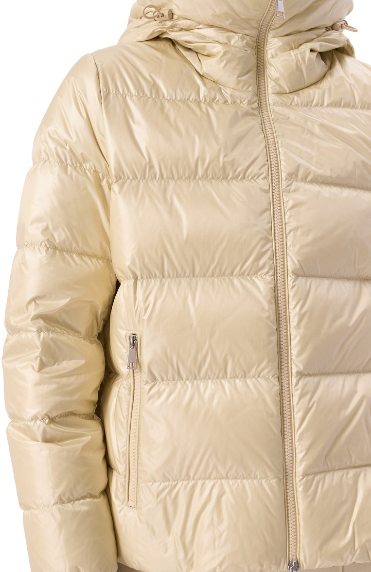 Женский пуховик biron MONCLER кремового цвета, арт. 1A000-91-597WN | Фото 5 (Длина (верхняя одежда): Короткие; Материал подклада: Синтетический материал; Рукава: Длинные; Кросс-КТ: Пуховик; Стили: Кэжуэл; Материал внешний: Синтетический материал)