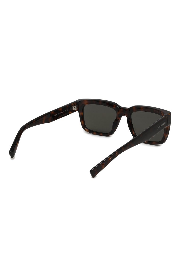 Женские солнцезащитные очки SAINT LAURENT коричневого цвета, арт. SL 615 002 | Фото 5 (Нос: Не проставлено; Региональные ограничения белый список (Axapta Mercury): Не проставлено; Материал: Пластик; Тип очков: С/з; Кросс-КТ: С/з-унисекс; Очки форма: Прямоугольные; Оптика Гендер: оптика-унисекс)
