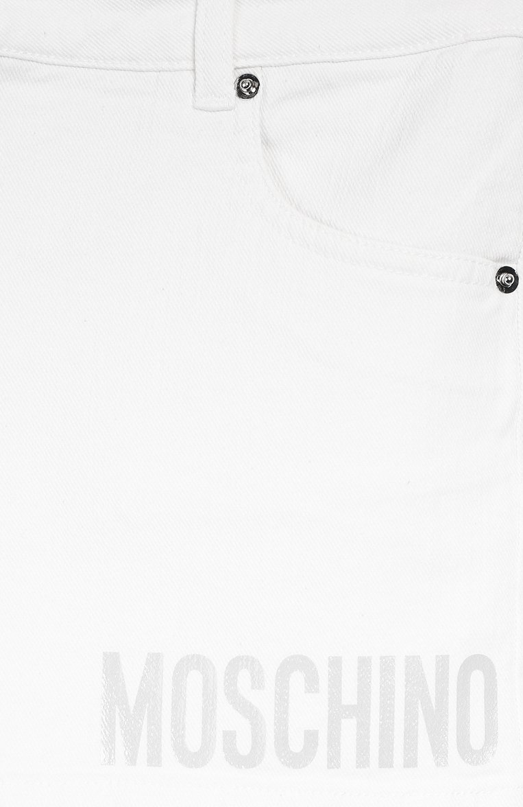 Детские джинсовые шорты MOSCHINO белого цвета, арт. HDP03C/LTC02/4A-8A | Фото 3 (Статус проверки: Проверена категория; Материал внешний: Хлопок, Деним; Девочки Кросс-КТ: Шорты-одежда; Кросс-КТ: Деним; Нос: Не проставлено)